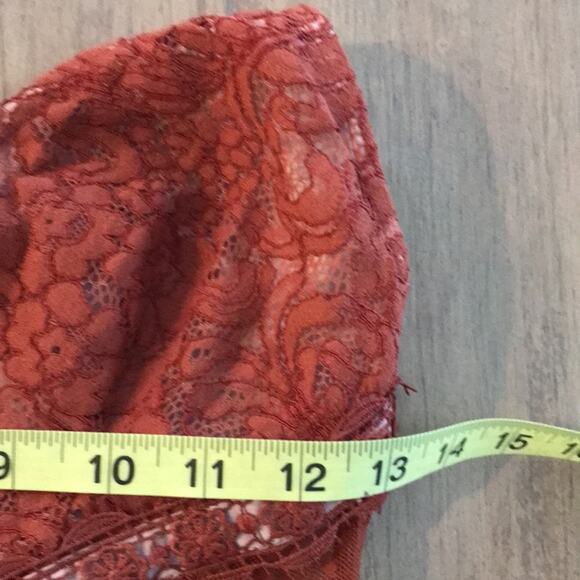 NWT StyleStalker Laylor MIDI Lace Dress Size XS - Picture 10 of 10